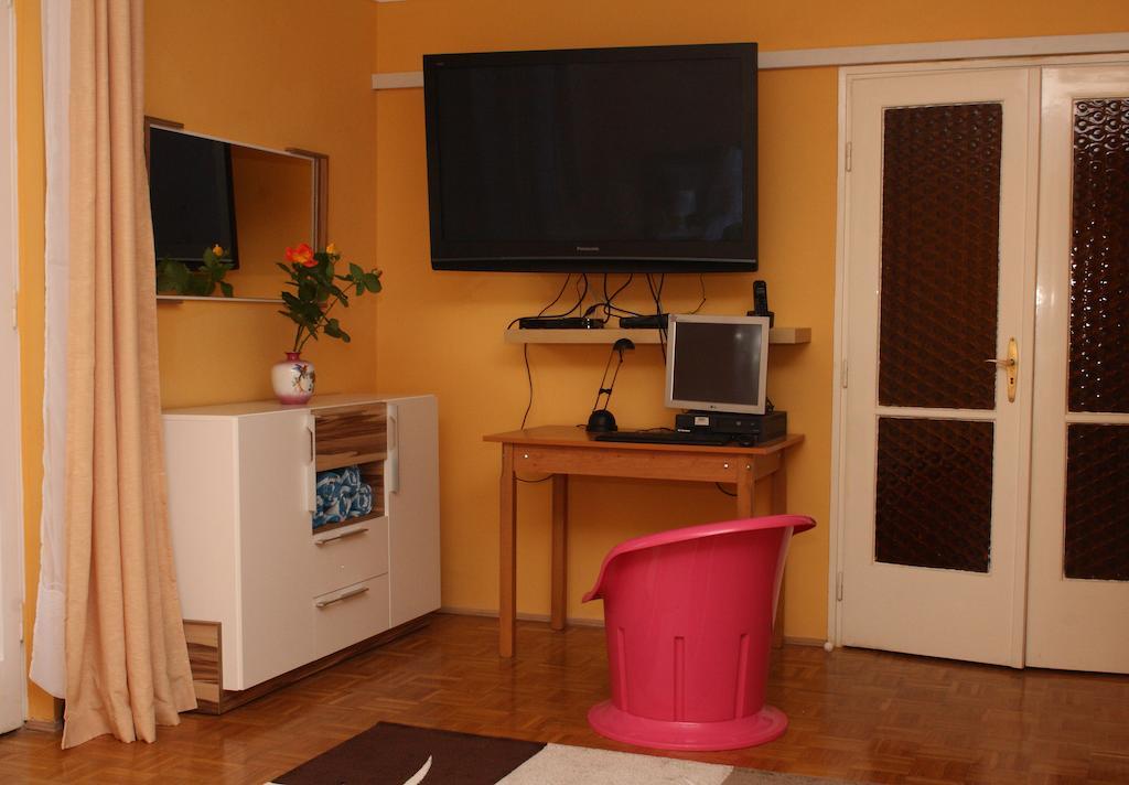 Highland Apartment Budapest Room photo