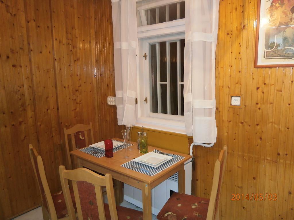 Highland Apartment Budapest Room photo